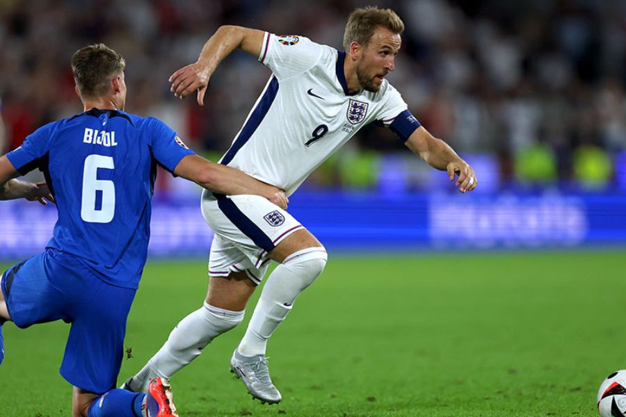 Inglaterra empata com a Eslovênia após golaço anulado, mas passa em 1°