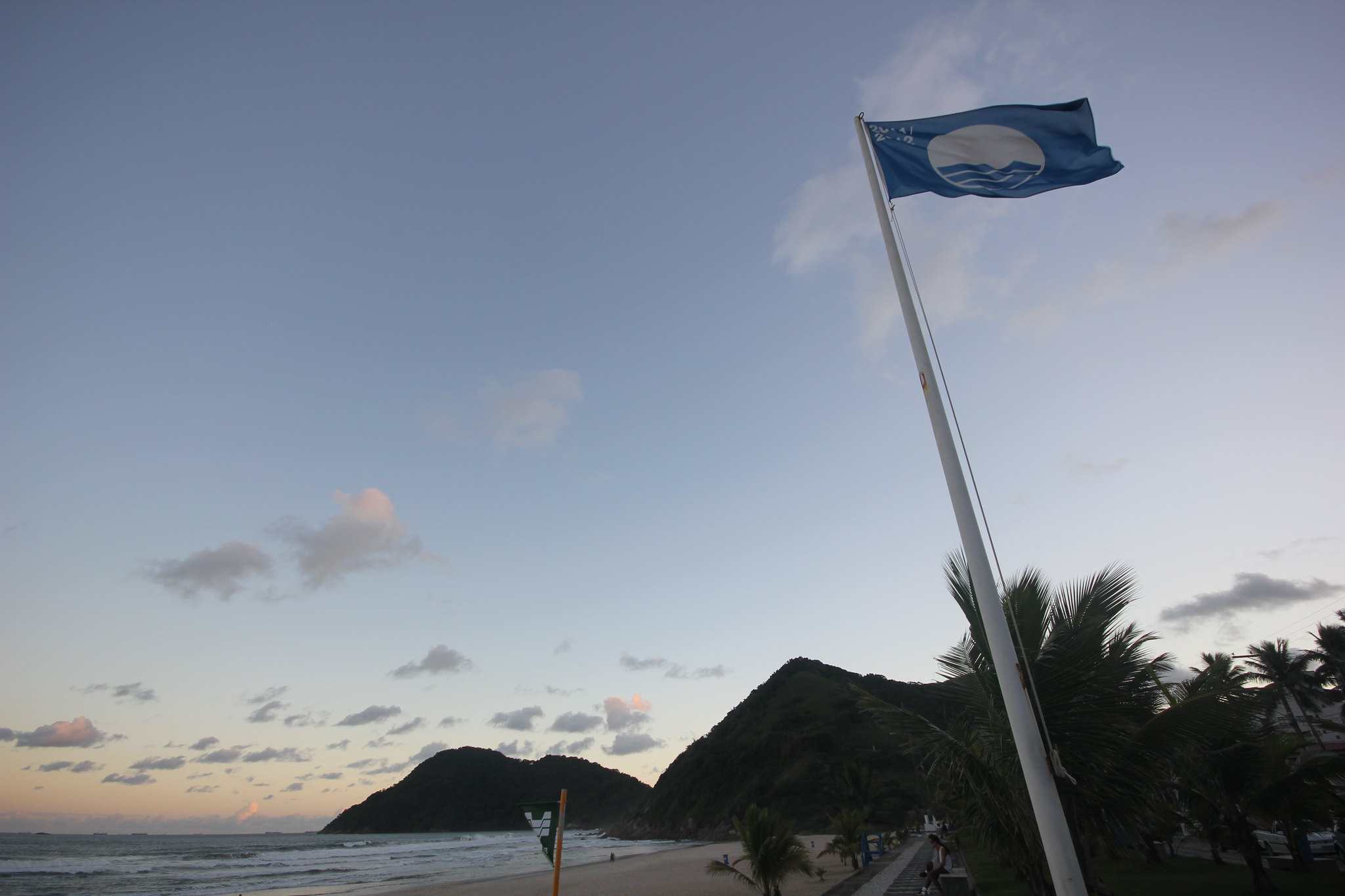 Praia de Guarujá é selecionada pelo 15º ano consecutivo para receber selo 'Bandeira Azul'
