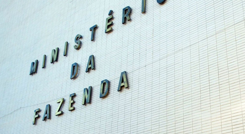 Governo reduz expectativa de economia de despesas para R$ 6,8 bi neste ano