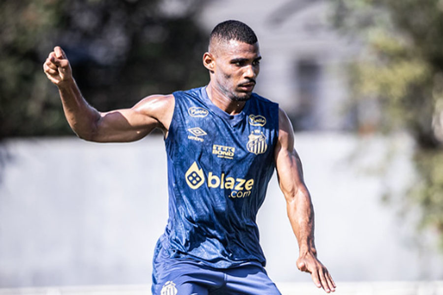 Joaquim sofre entorse no joelho esquerdo e desfalca Santos contra o Ceará
