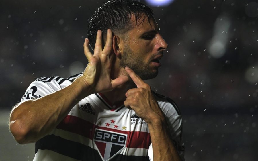 Calleri cobra time após queda na Copa do Brasil