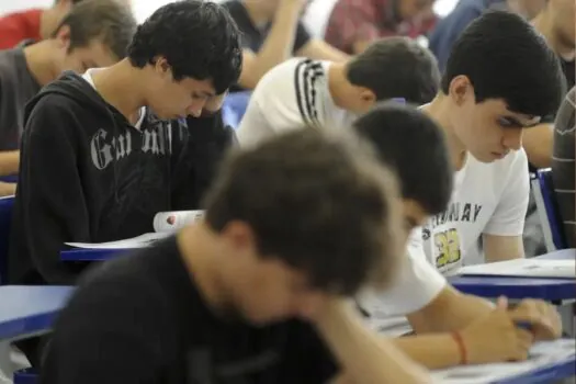 Governo de SP sanciona programa de estágio para alunos do ensino médio técnico