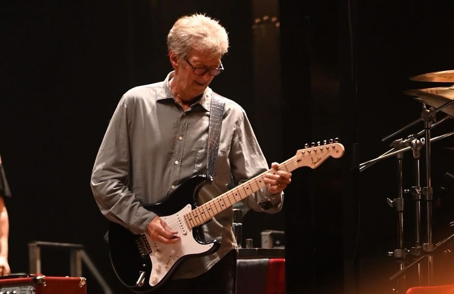 Eric Clapton prova ser o rei da guitarra e faz um show monumental em São Paulo