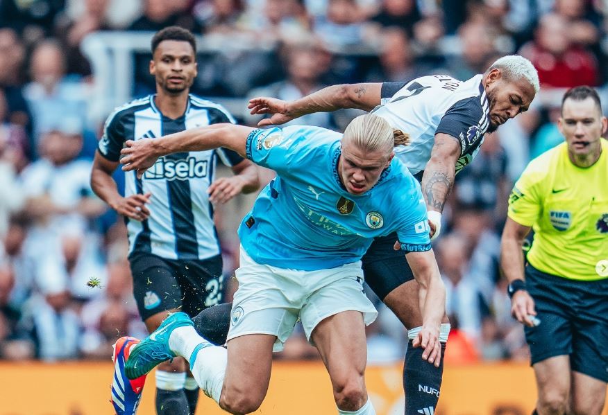 Ederson comete pênalti e City empata contra Newcastle no Inglês