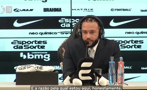 'Aqui é a meca do futebol', diz Memphis Depay sobre o Brasil