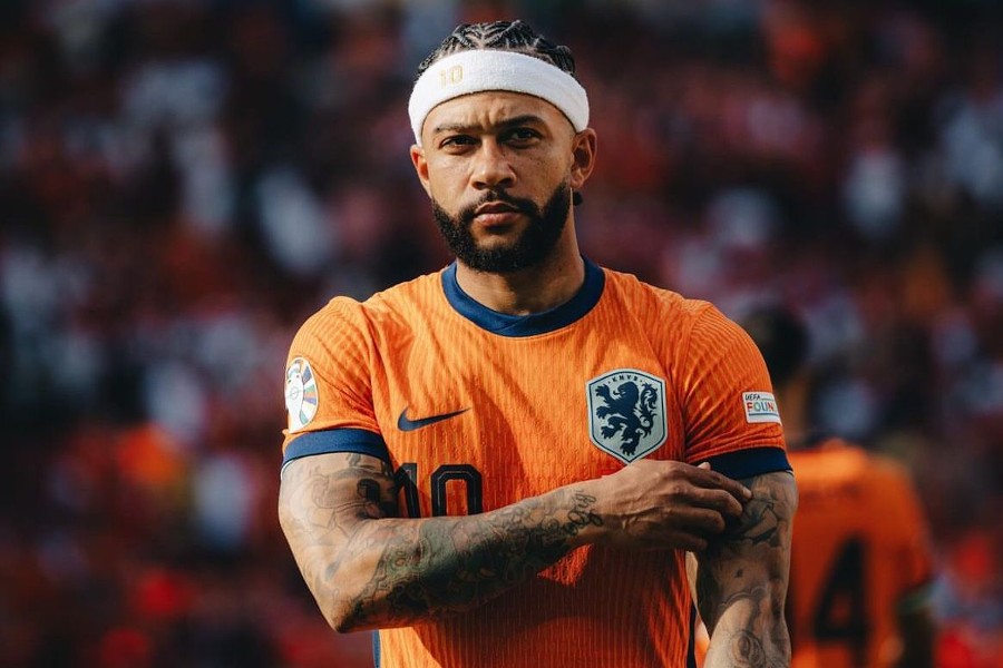 Memphis faz função de Yuri na Holanda, agrada técnico e divide imprensa