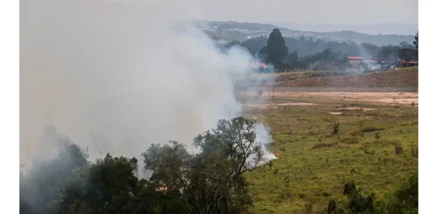 Nuvem de fumaça atinge novas regiões e cobre até 80% do Brasil