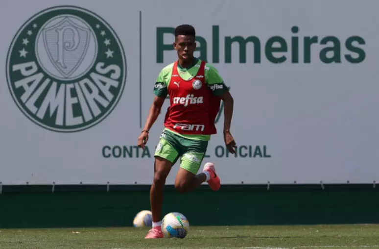 Gómez e Ríos se reapresentam ao Palmeiras e ficam à disposição de Abel