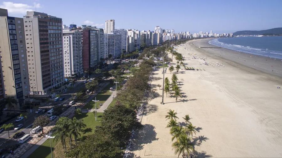 Dez de 61 praias da Baixada Santista estão impróprias para banho segundo a Cetesb