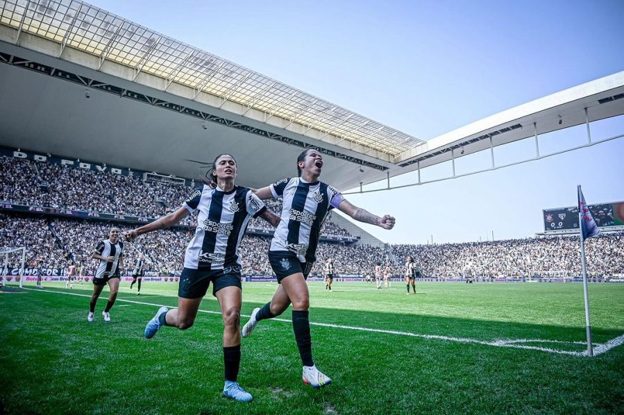 Corinthians volta a vencer São Paulo, leva o Brasileiro feminino e amplia domínio