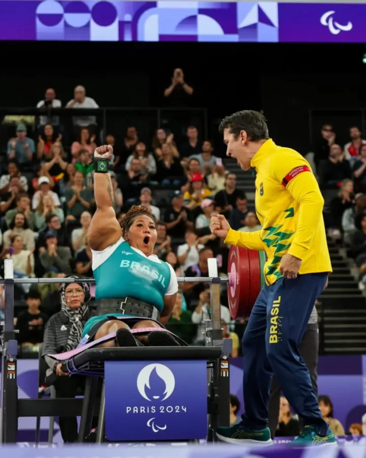 Tayana Medeiros conquista medalha de ouro no halterofilismo