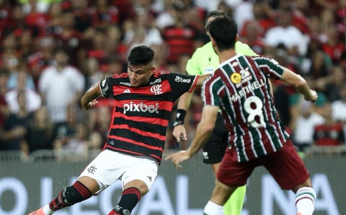 Deficientes visuais ganham fone e narração em Flamengo e Fluminense