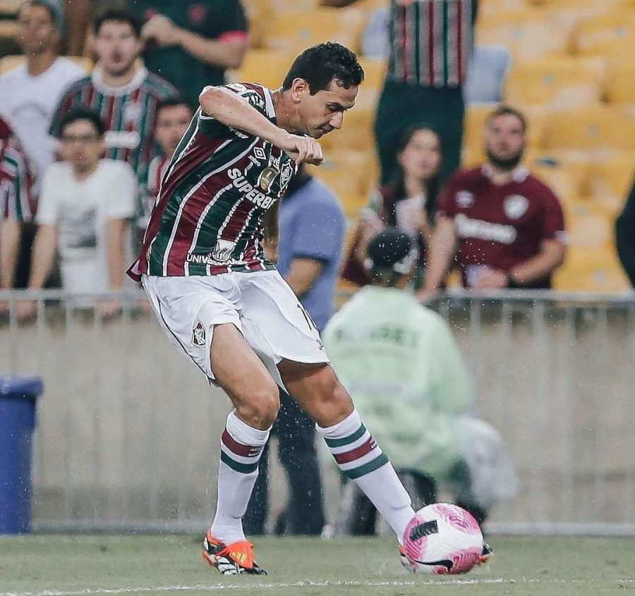 Fluminense vence Cruzeiro no reencontro com Diniz, passa Corinthians e sai do Z4