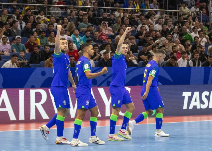 Após 12 anos, Brasil volta à final do mundial de futsal em busca do hexa