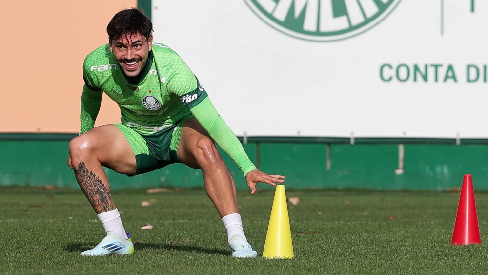 Maurício treina com elenco e pode voltar ao time do Palmeiras