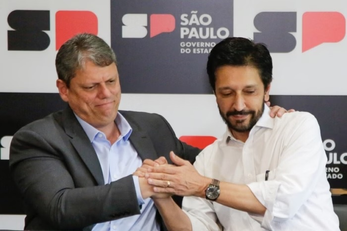 Boulos pede à Justiça cassação de Tarcísio e inelegibilidade de Nunes após fala sobre PCC