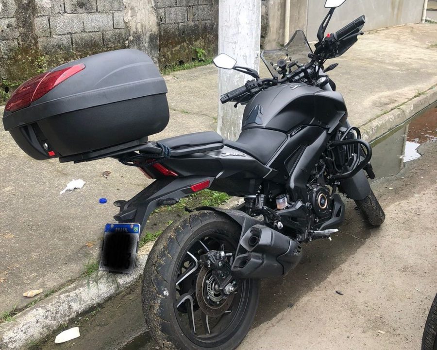 Homem é preso por roubo de cargas e polícia recupera moto roubada