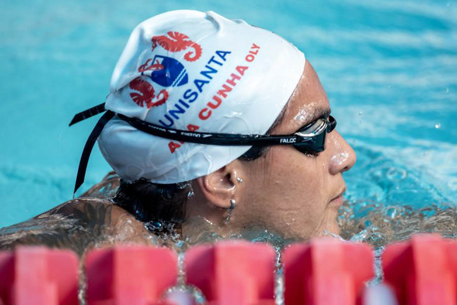 Ana Marcela Cunha disputa quarta etapa da Copa do Mundo de Maratona Aquática, na China