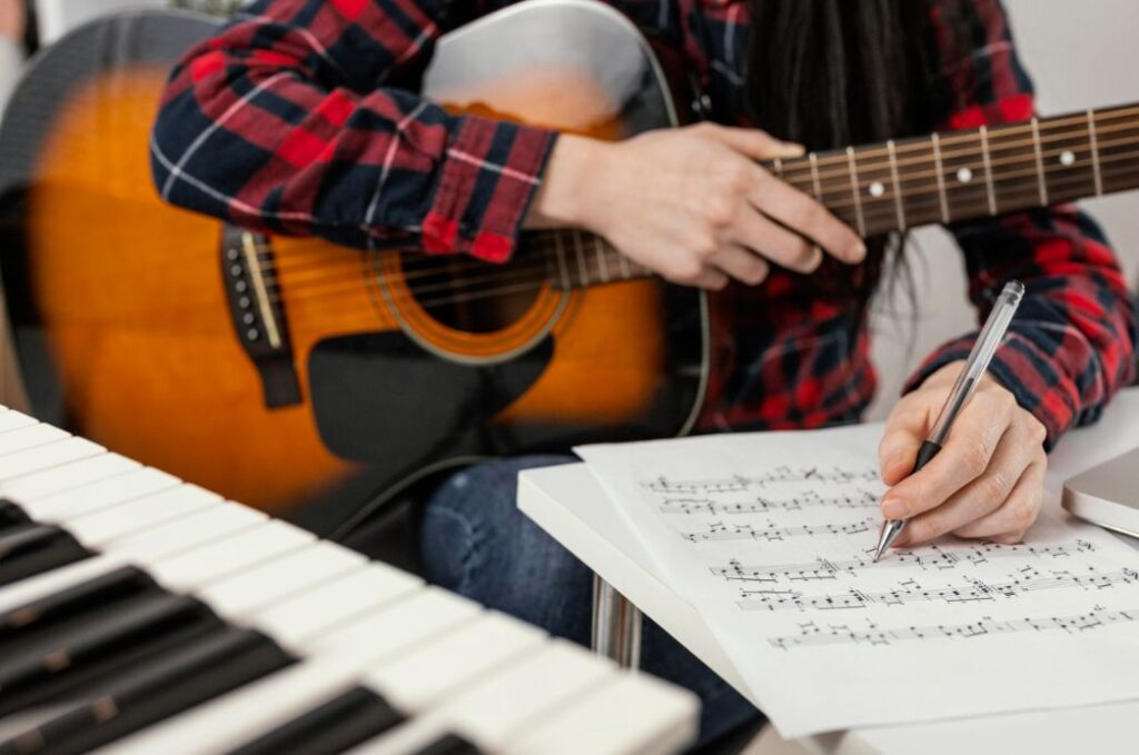 Cubatão oferece vagas para cursos de dança, canto e instrumentos