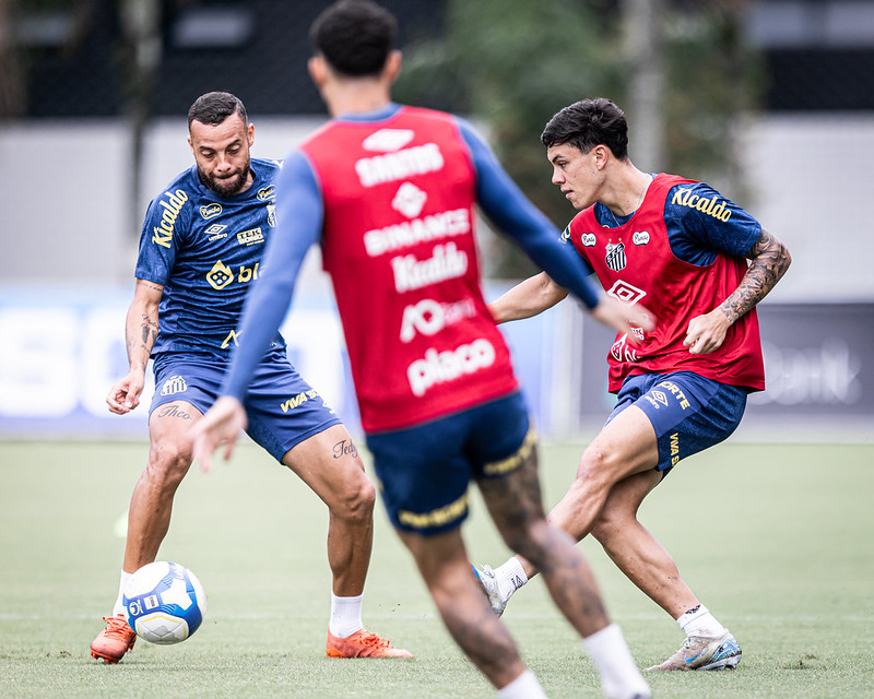 Santos enfrenta dilema sobre escalação para último jogo da Série B