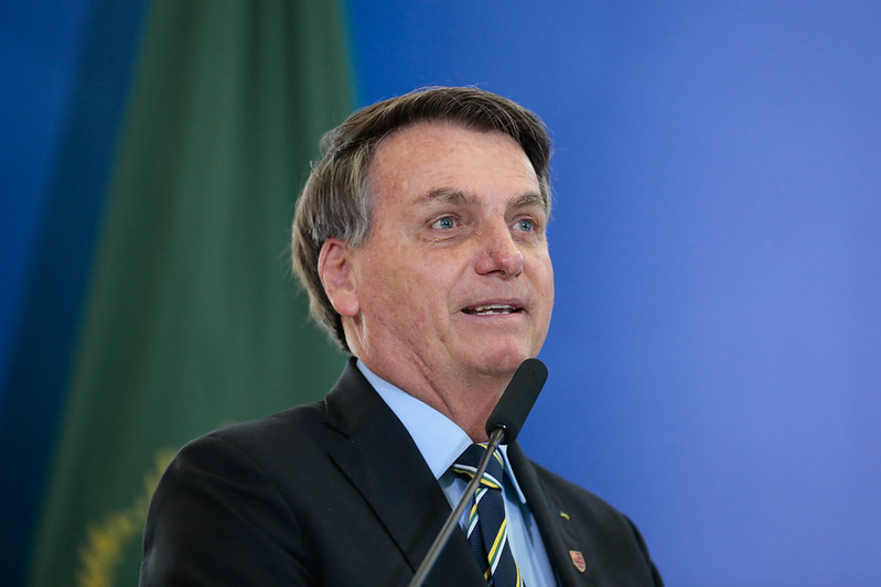 Bolsonaro admite pedir refúgio em embaixada para evitar prisão por trama golpista