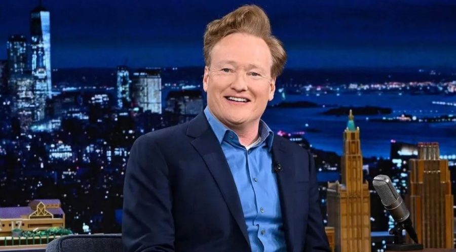 Comediante Conan O'Brien vai apresentar a cerimônia do Oscar em 2025