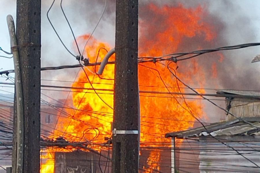 Incêndio de grandes proporções atinge comunidade do México 70; Vídeo