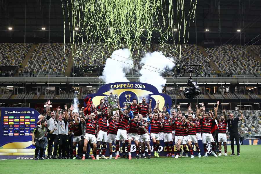 Flamengo supera Atlético em MG e conquista penta da Copa do Brasil