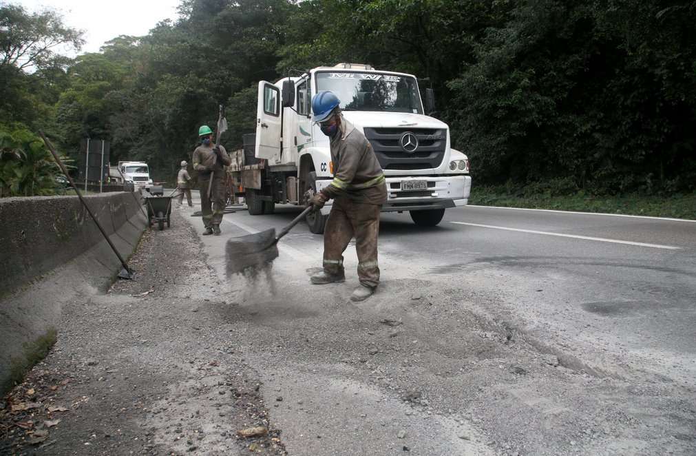 Rodovias de acesso ao litoral sofrem novos bloqueios a partir desta segunda