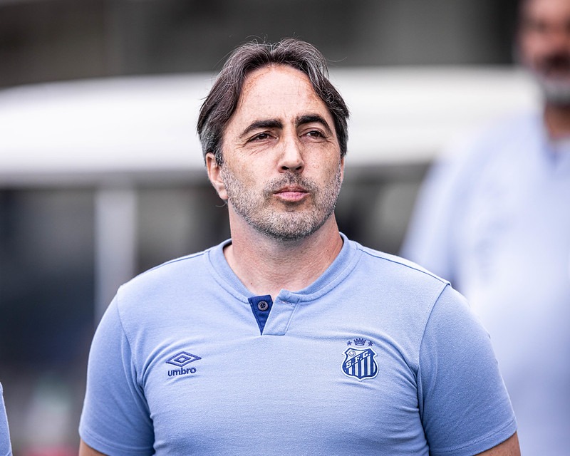 Leandro Zago consolida trabalho de sucesso na base do Santos