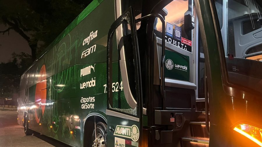 Ônibus do time feminino do Palmeiras é apedrejado em rodovia de SP