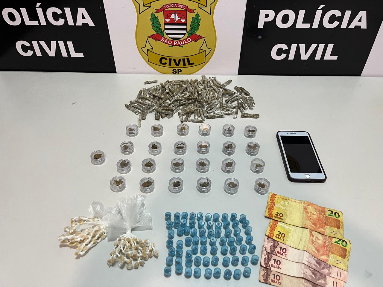 Suspeito é preso com quase 300 porções de drogas e celular roubado em PG