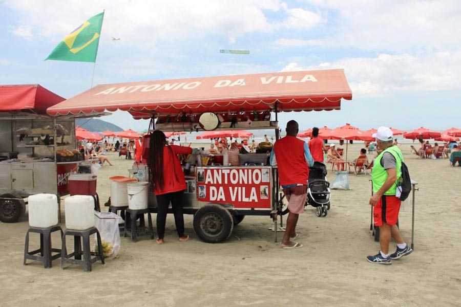 Ambulantes de Santos têm um mês para renovar licença