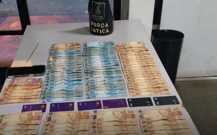 Homem suspeito de envolvimento em fraudes bancárias é preso com mais de R$ 9 mil