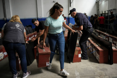 Uruguaios começam a votar após campanha morna, mas acirrada