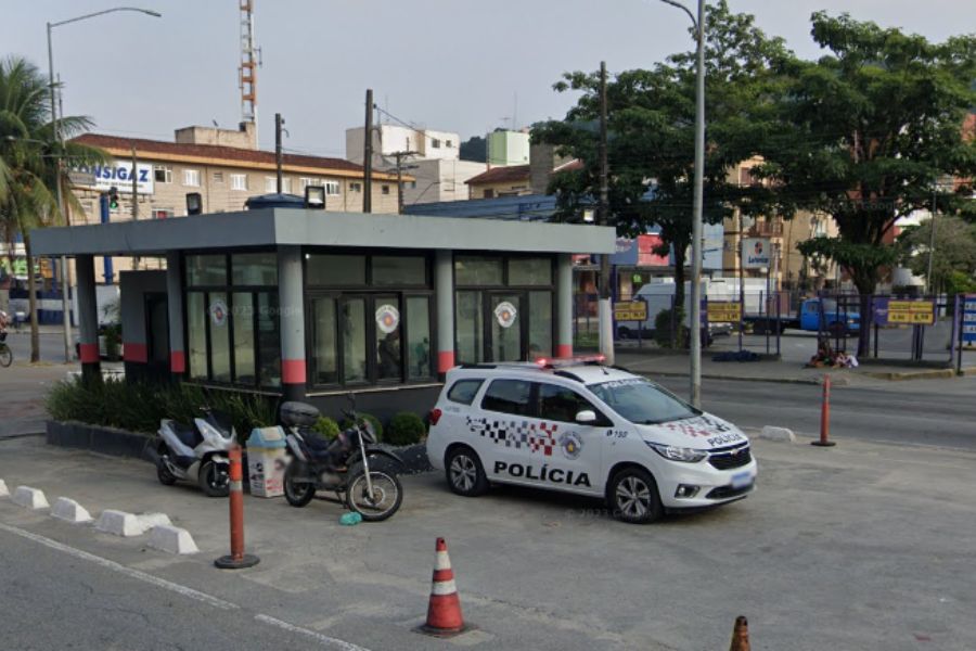 Ladrão é preso após roubar mulher com arma falsa em Guarujá