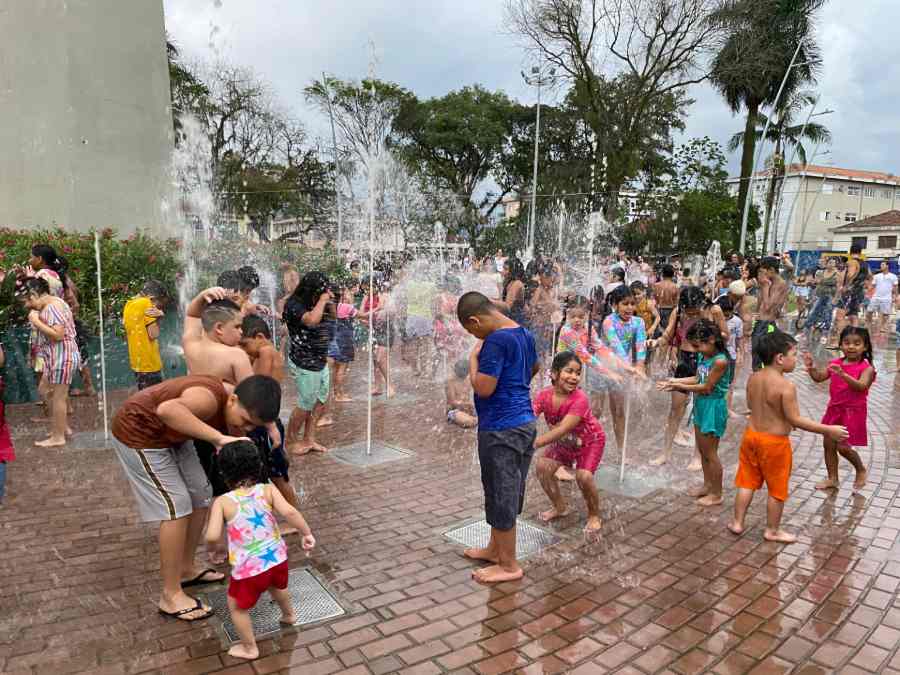 Cubatão ganha fonte interativa com show gratuito de ‘Patati Patatá’ 