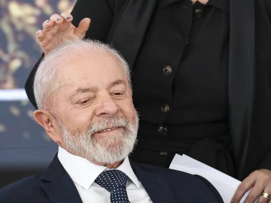 Lula tem hemorragia cerebral e faz cirurgia de emergência em SP