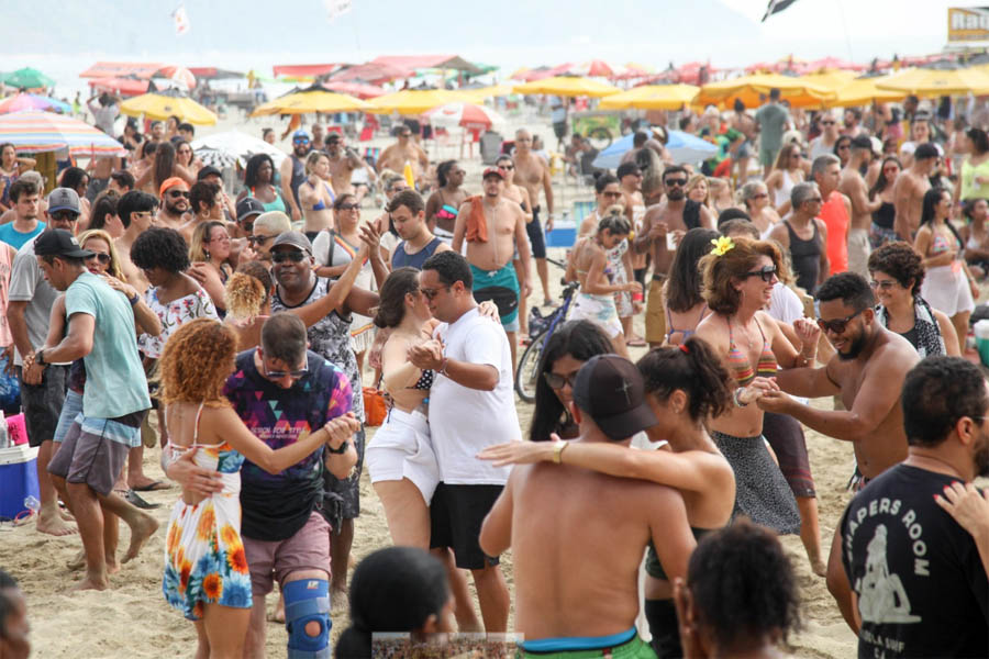 Com quase 30 horas de programação, Festival de Forró Pé na Areia acontece no final de semana