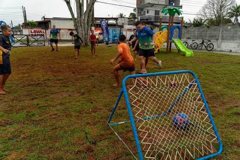 Centro de Bertioga ganha praça de lazer com playground