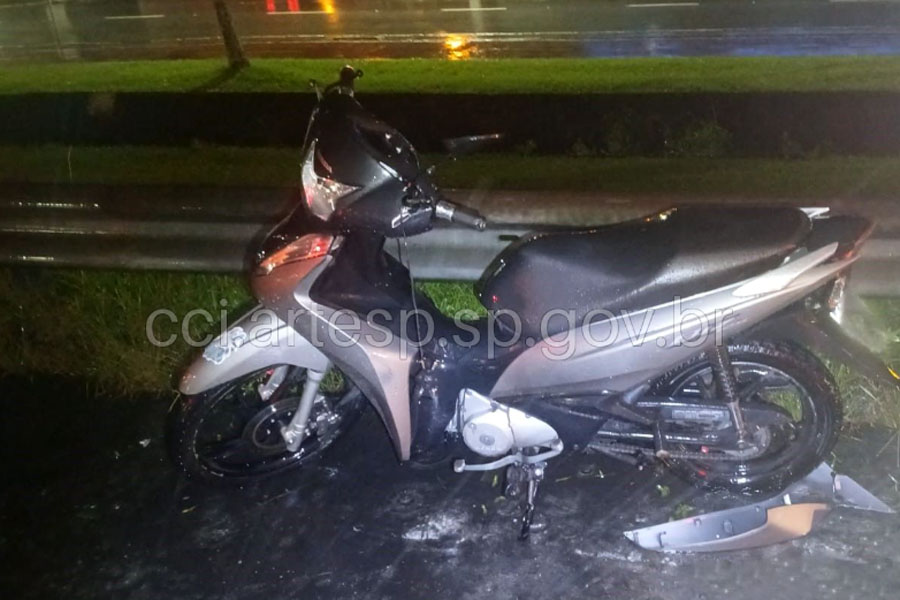 Motociclista morre atropelada em acidente na Via Expressa Sul