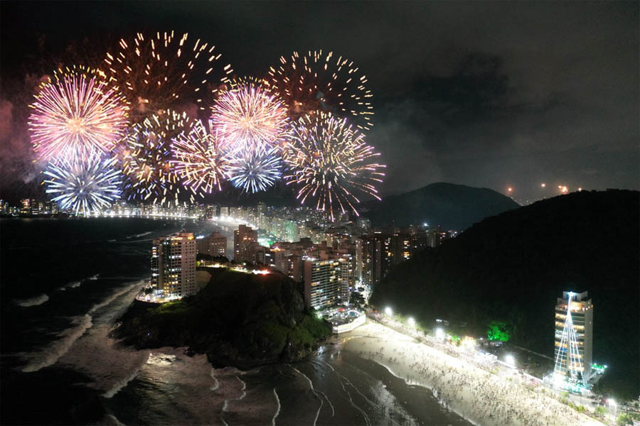 Guarujá terá 20 minutos de queima de fogos para receber o Ano Novo