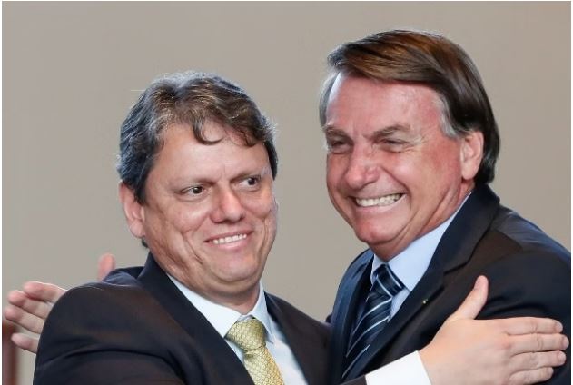 Aliança entre Bolsonaro e Tarcísio tem divergências e será testada até 2026