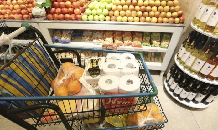 Alimentos ficam mais caros e fecham 2024 com inflação de 8,23%