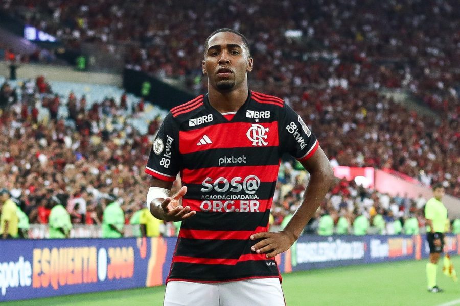 Flamengo recusa proposta de clube russo pelo meia Lorran