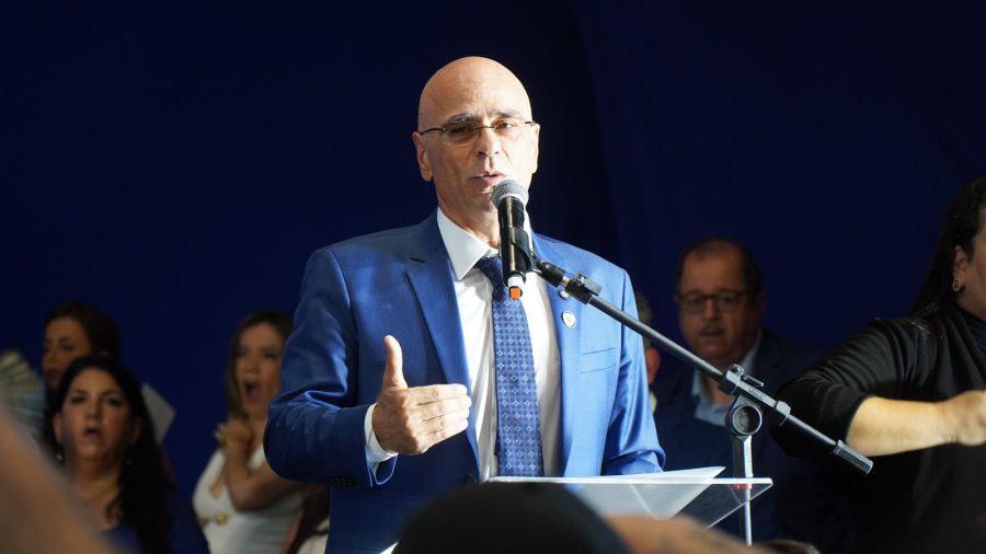 Farid Madi retorna à Prefeitura de Guarujá e prega união para o avanço da cidade