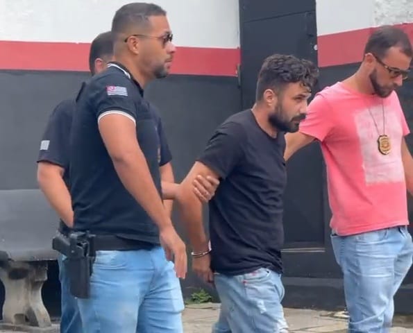 Acusado de assassinar ex-namorada a tiros chega ao Guarujá