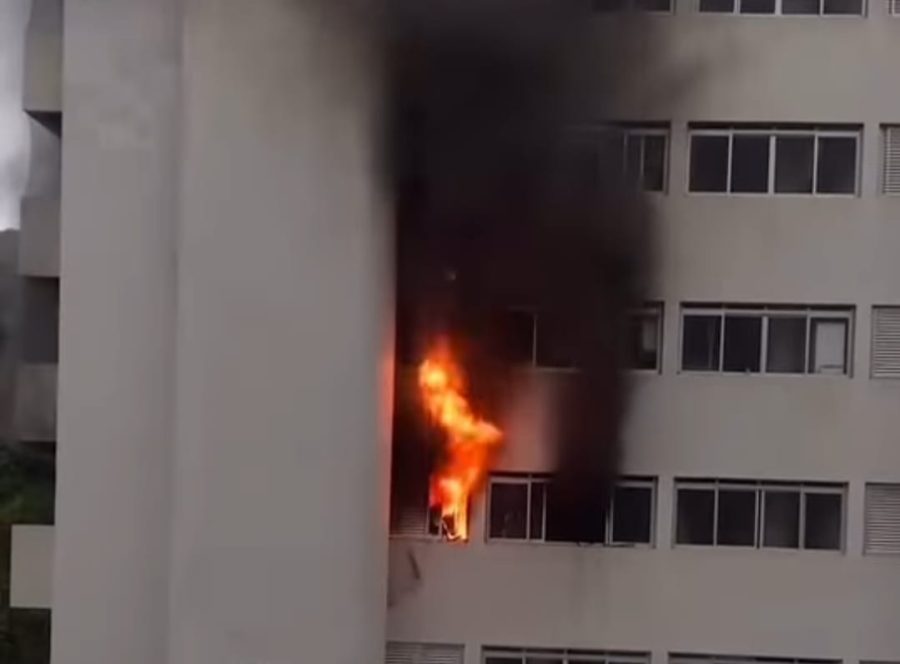 Incêndio atinge apartamento no 12º andar em Guarujá