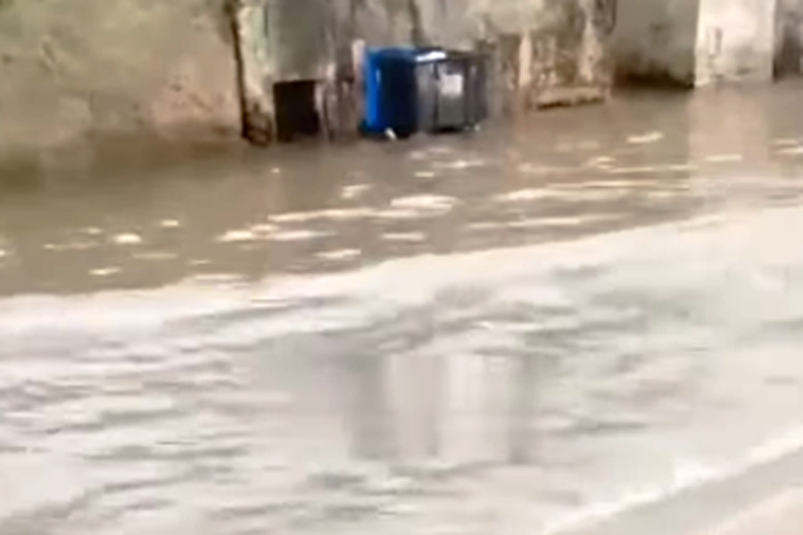 Chuva causa alagamentos em São Paulo; Defesa Civil emite alerta