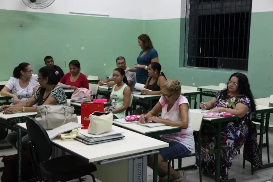 Idosos retomam os estudos em busca de conhecimento e novas oportunidades em Santos